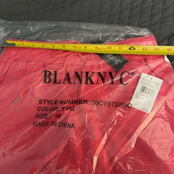 BLANK NYC Sweat Shorts Women’s M Coral Pink Cut-Off Drawstring Take Me There NWT - Picture 9 of 13